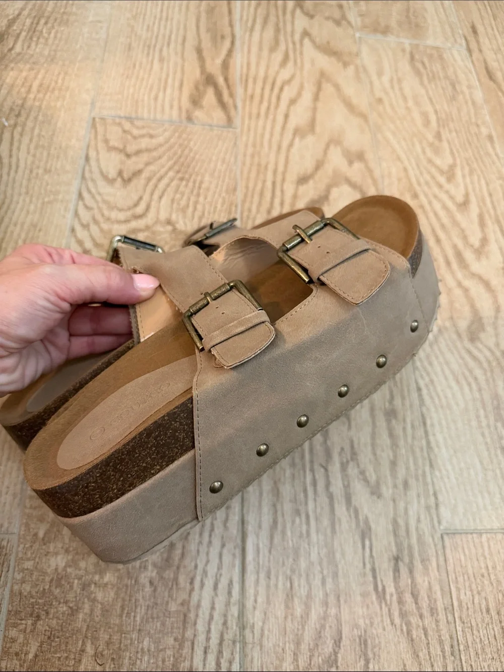 Platform sandals